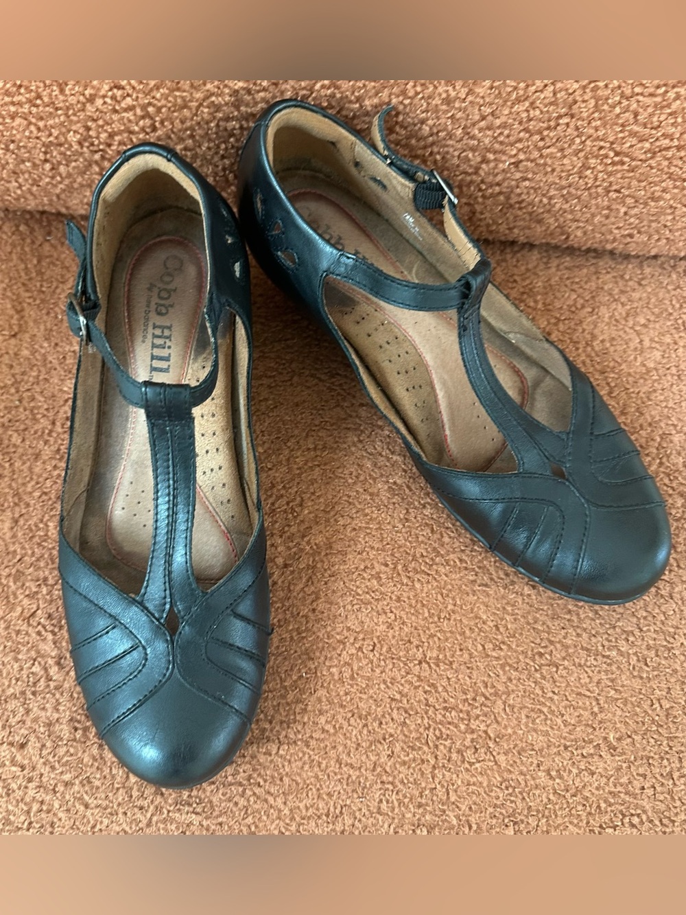 Cobb Hill by New Balance Black T-Strap Leather Flats - Women